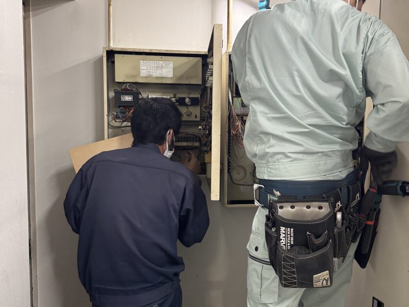 自火報受信機の交換工事