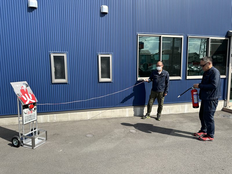 水消火器を使用した消火訓練